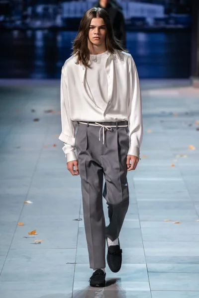 Look 12